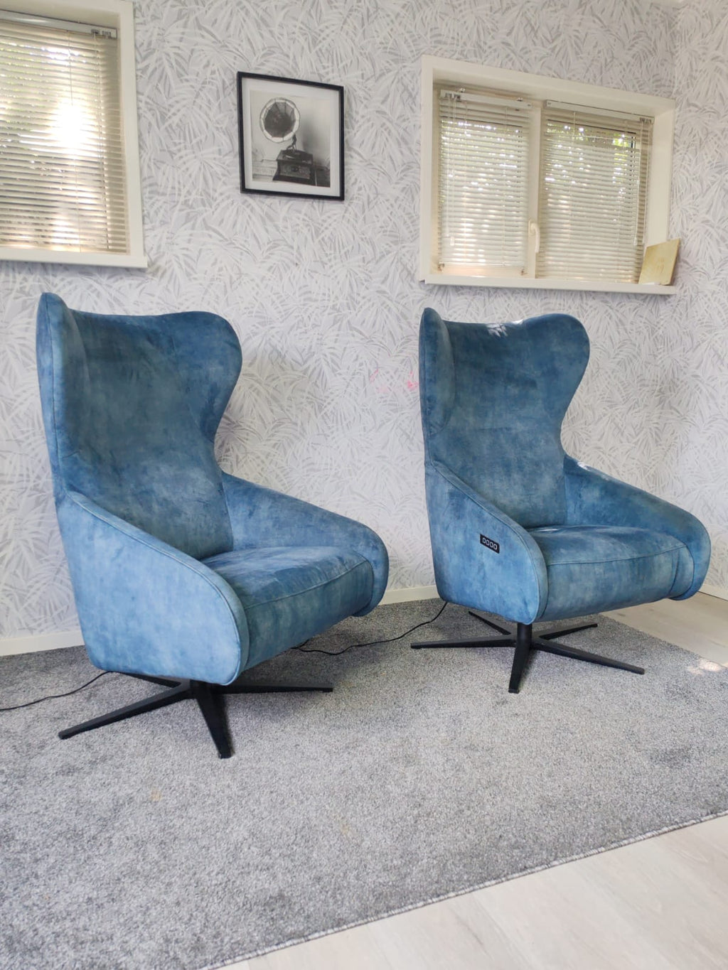 Set van 2 prominente elektrische
relax fauteuils