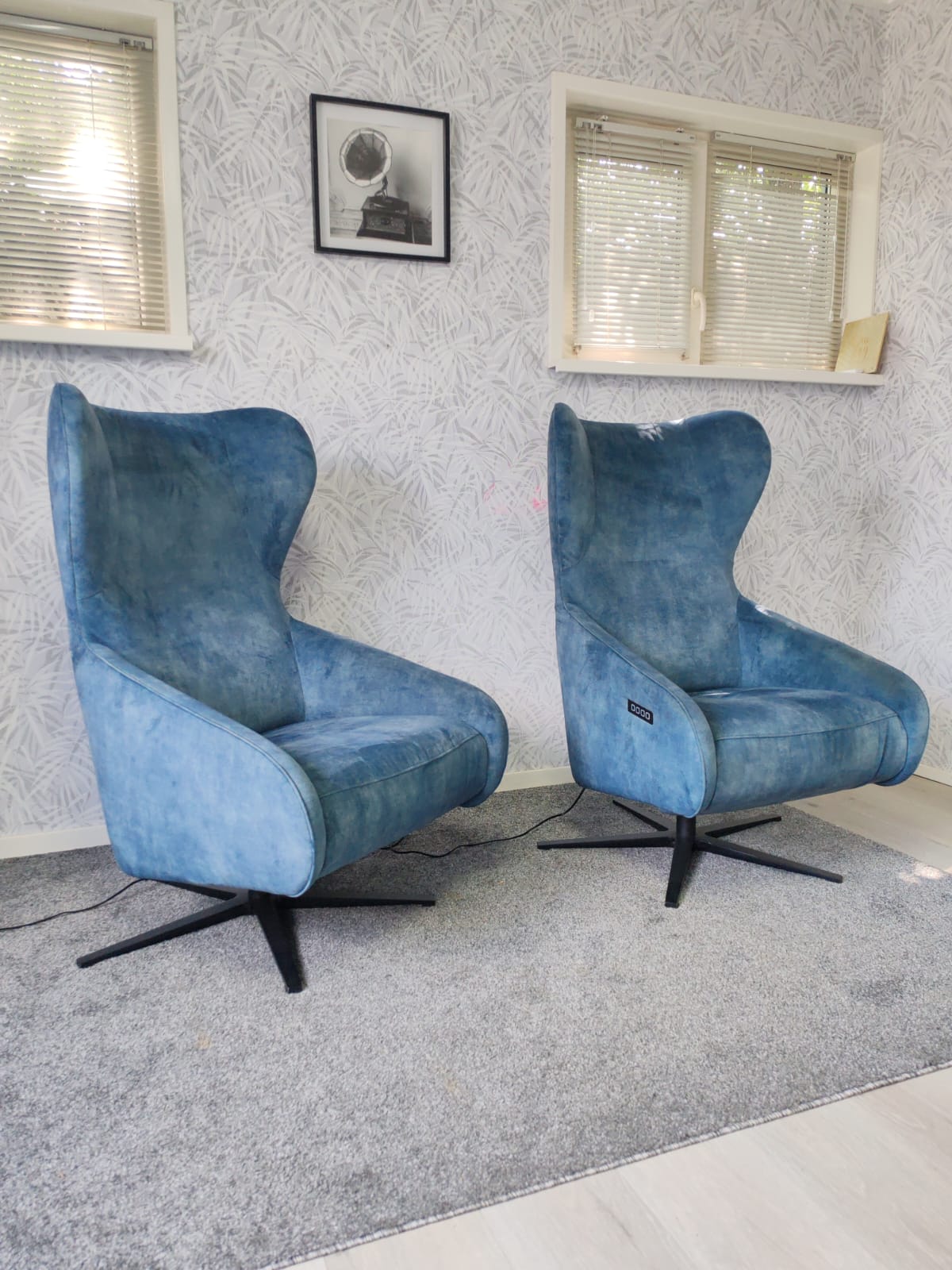 Set van 2 prominente elektrische
relax fauteuils