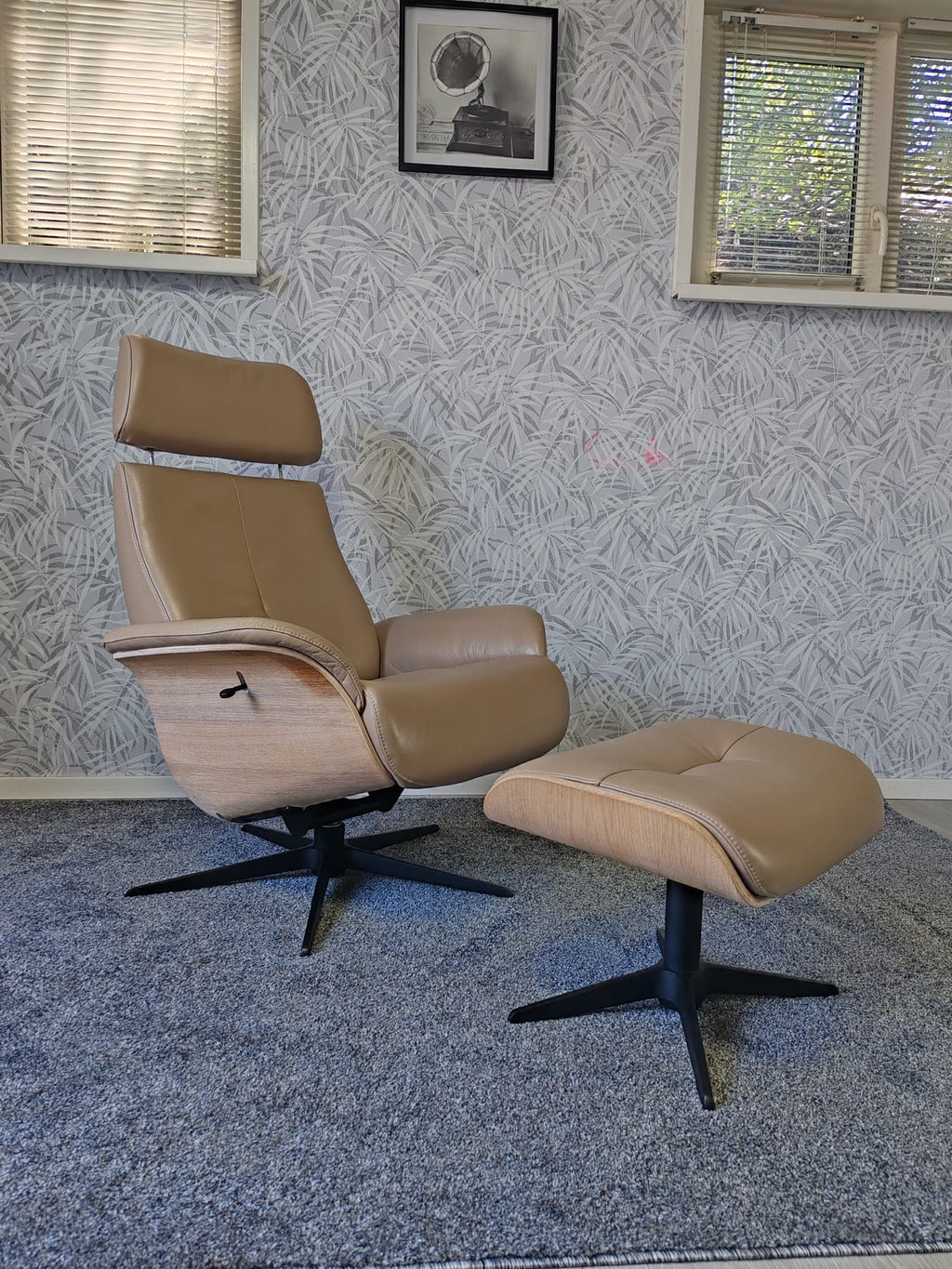 Molia leren design relax fauteuil
met hocker