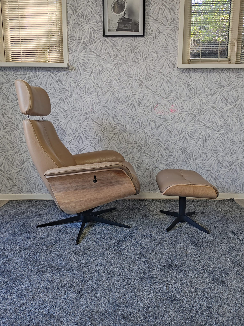 Molia leren design relax fauteuil
met hocker