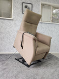 Prominent Vancouver luxe sta op stoel relax fauteuil