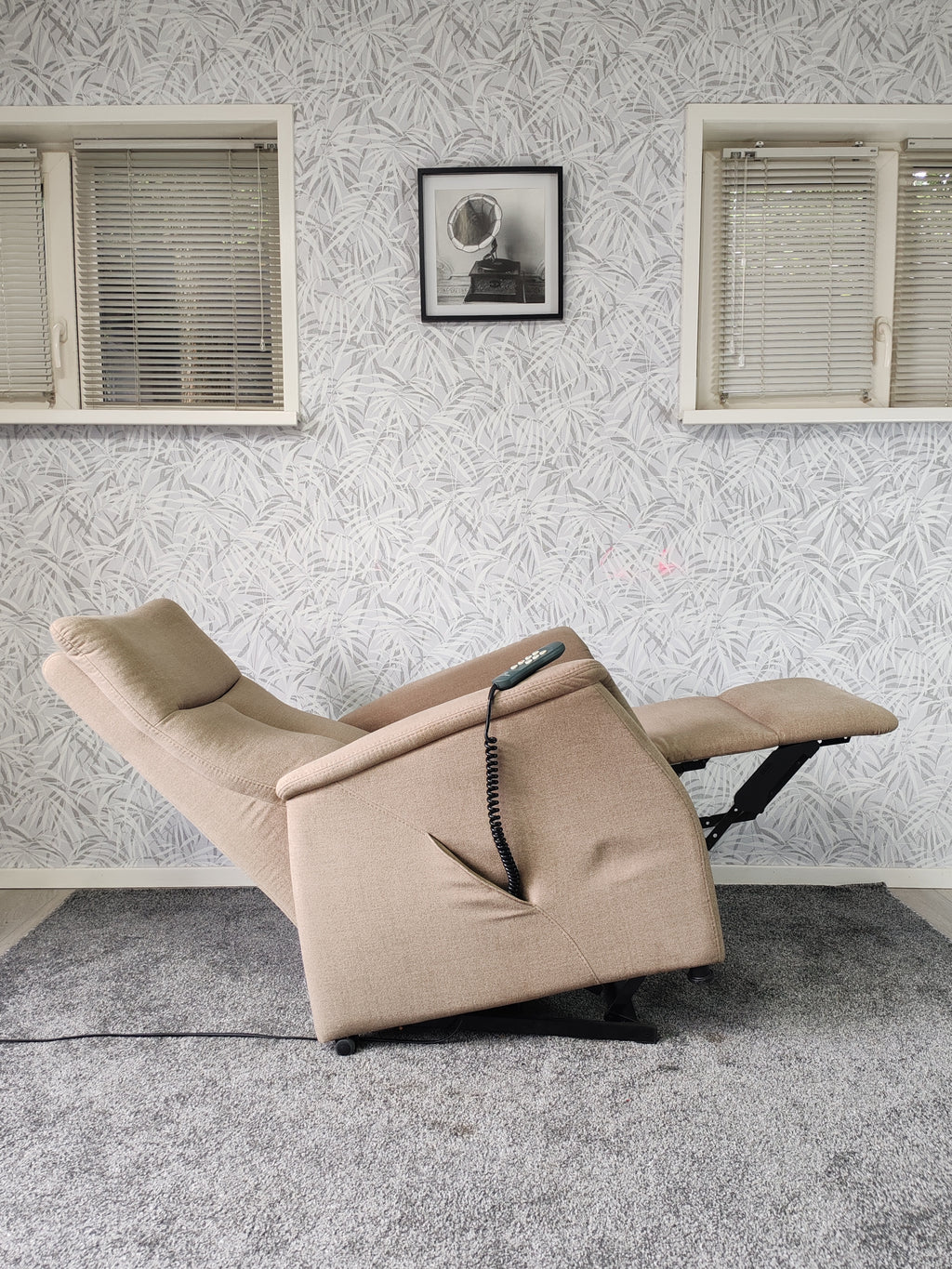Prominent Vancouver luxe sta op stoel relax fauteuil