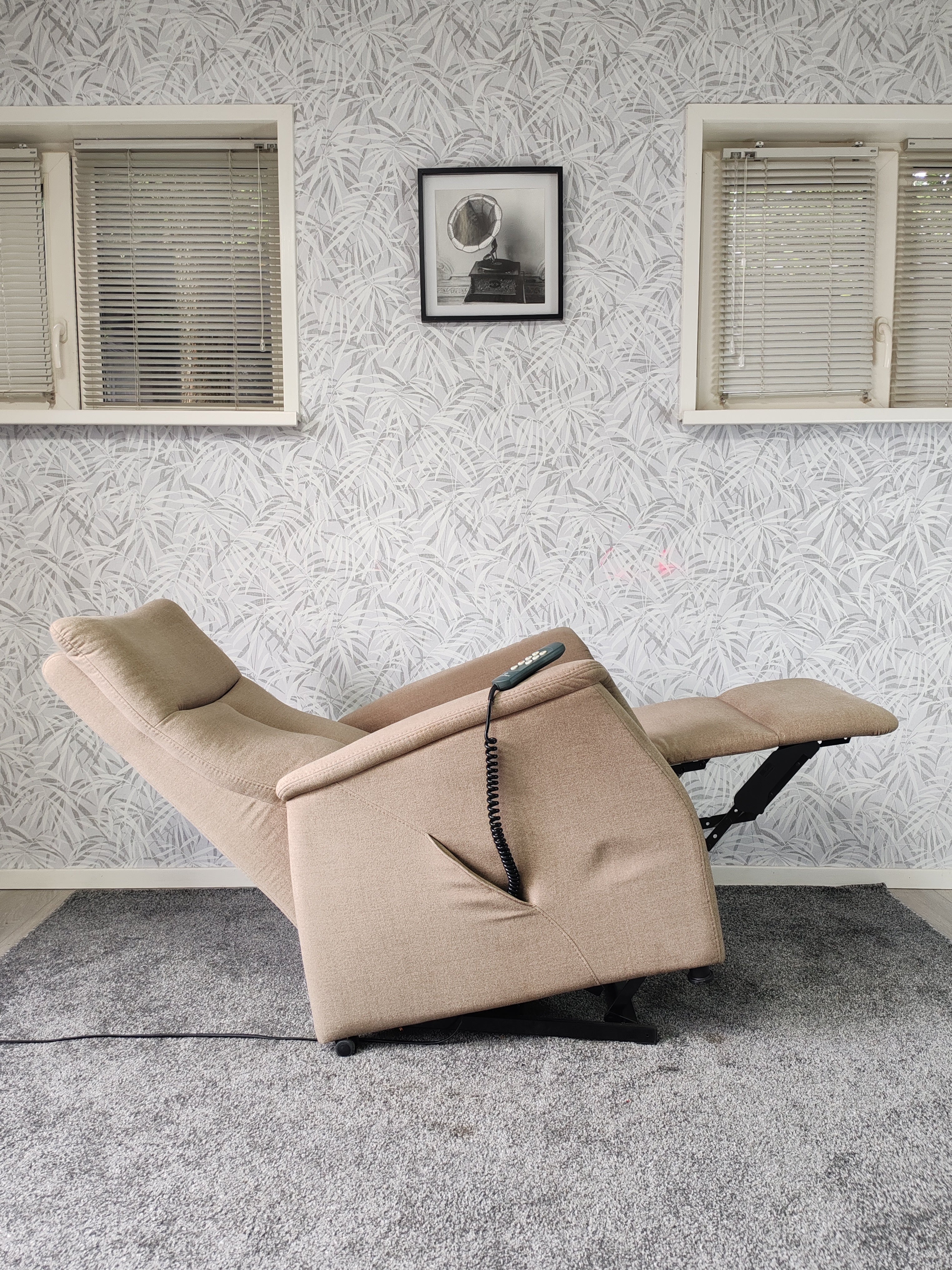 Prominent Vancouver luxe sta op stoel relax fauteuil